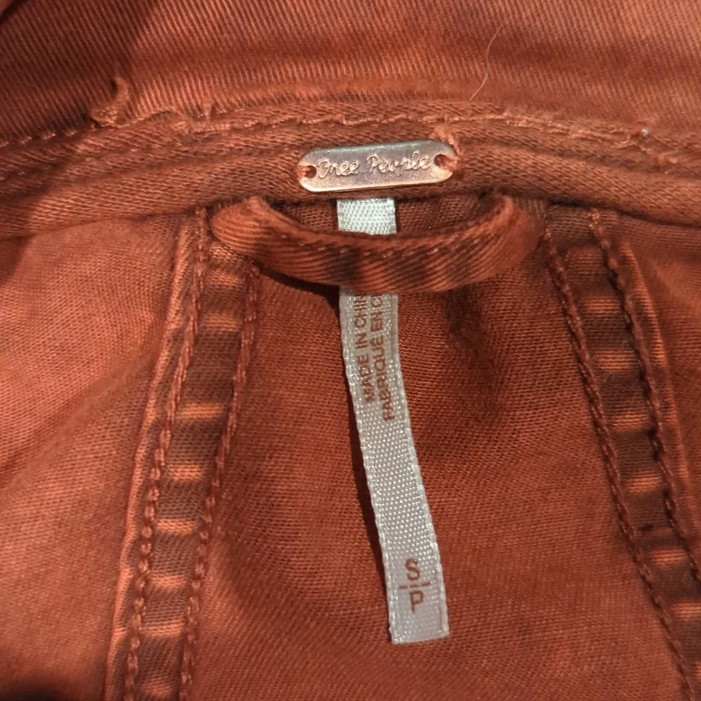 Free People collapsing twill raw edge jacket, size small, rust color - Picture 6 of 11